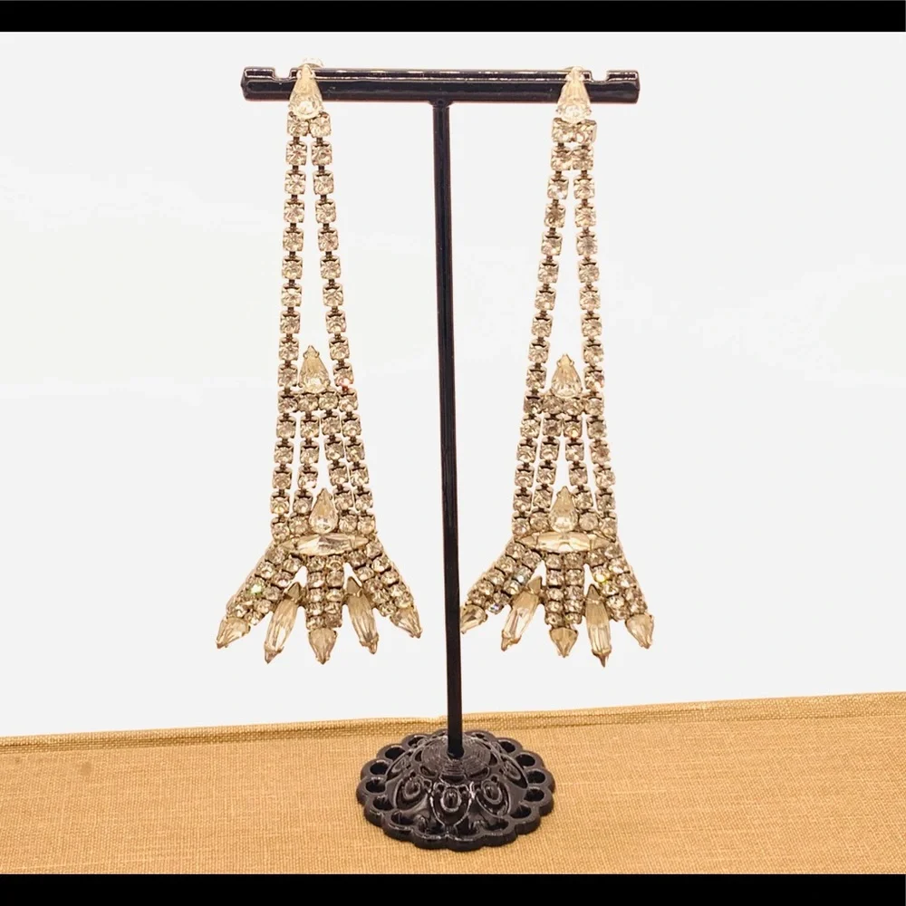 Rare dragon claw vintage long earrings magical?